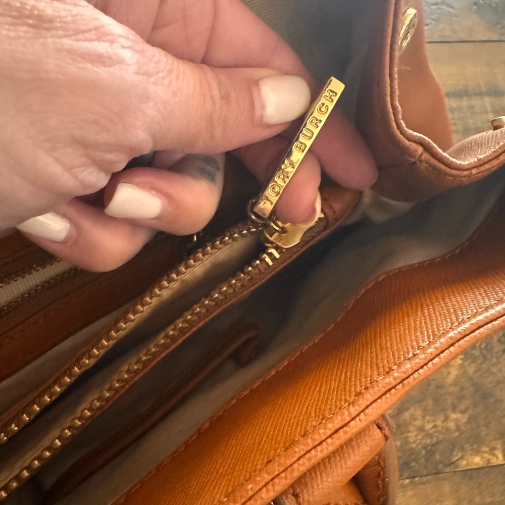 Tory Burch Cognac Leather Tote with Gold Logo - Picture 7 of 12